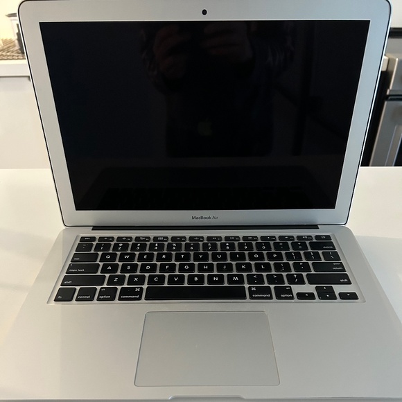 Apple MacBook Air 13" Early 2015 For Parts or Repair Only A1466 - Picture 4 of 7